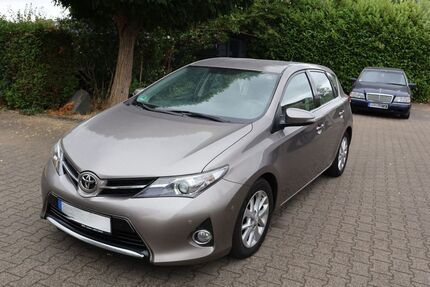 Toyota Auris 225.000 km 5.499 &euro; Düsseldorf 40489