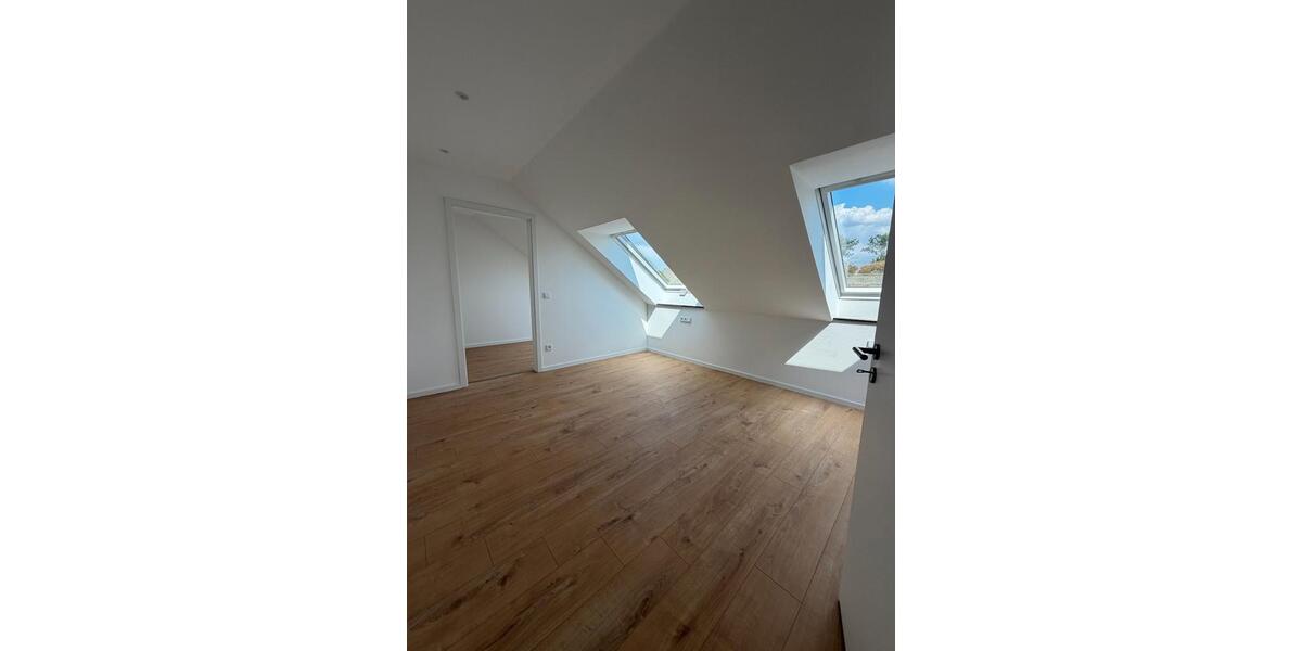 Etagenwohnung Duisburg Rheinhausen - 3 Zimmer, 136 m&sup2;, 1.190&euro; | Angebot:27553924