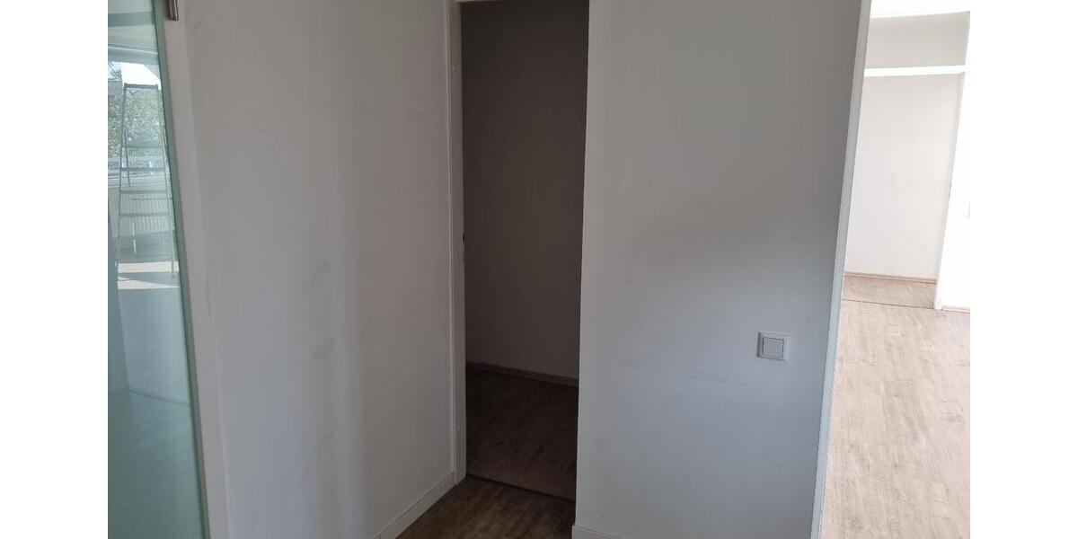 Etagenwohnung Neuss - 3 Zimmer, 83 m&sup2;, 315.000&euro; | Angebot:27533936
