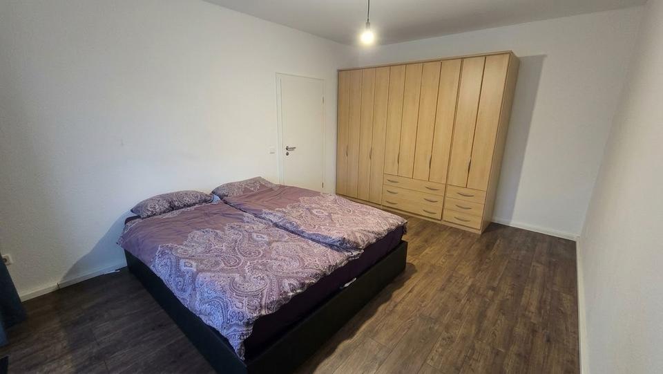 Etagenwohnung Krefeld Cracau - 3 Zimmer, 100 m&sup2;, 1.000&euro; | Angebot:27547013