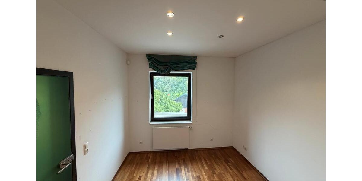 Etagenwohnung Duisburg Ruhrort - 2.5 Zimmer, 75 m&sup2;, 890&euro; | Angebot:27553888