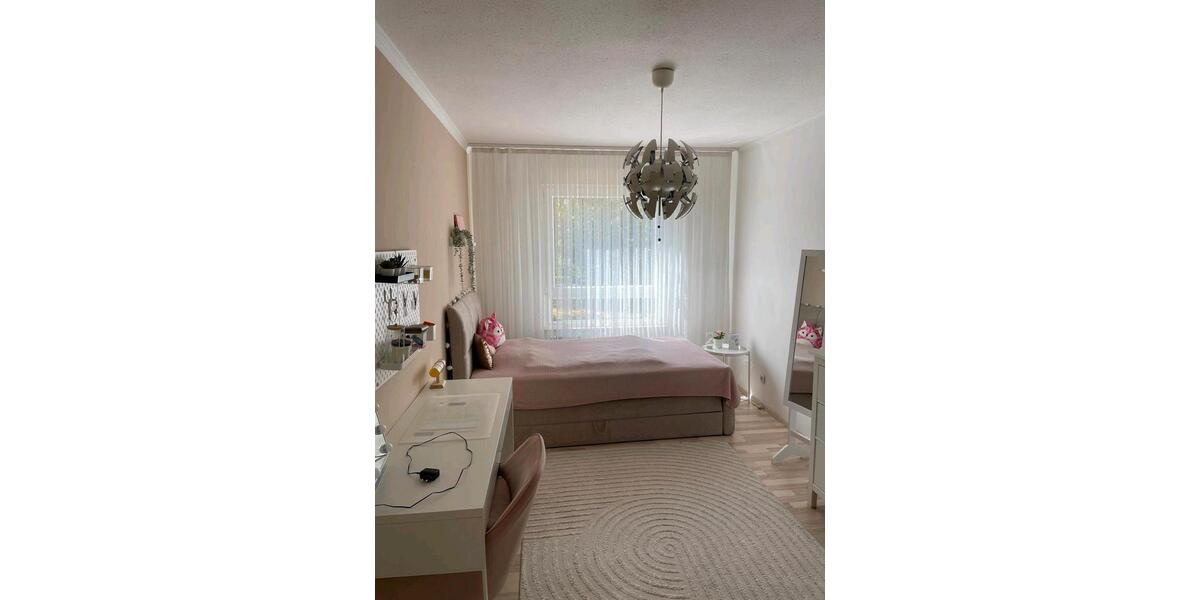 Etagenwohnung Neuss Erfttal - 4 Zimmer, 92 m&sup2;, 1.590&euro; | Angebot:27546712