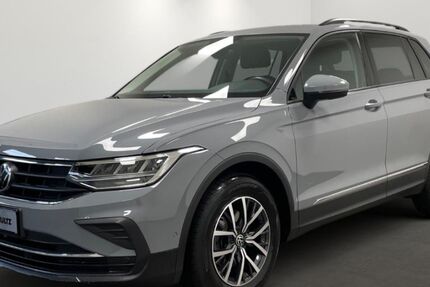 VW Tiguan 33.615 km 23.990 &euro; Düsseldorf 40233