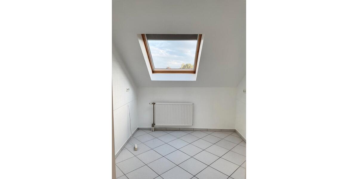 Dachgeschoßwohnung Erkelenz - 4 Zimmer, 126 m&sup2;, 1.100&euro; | Angebot:27544285