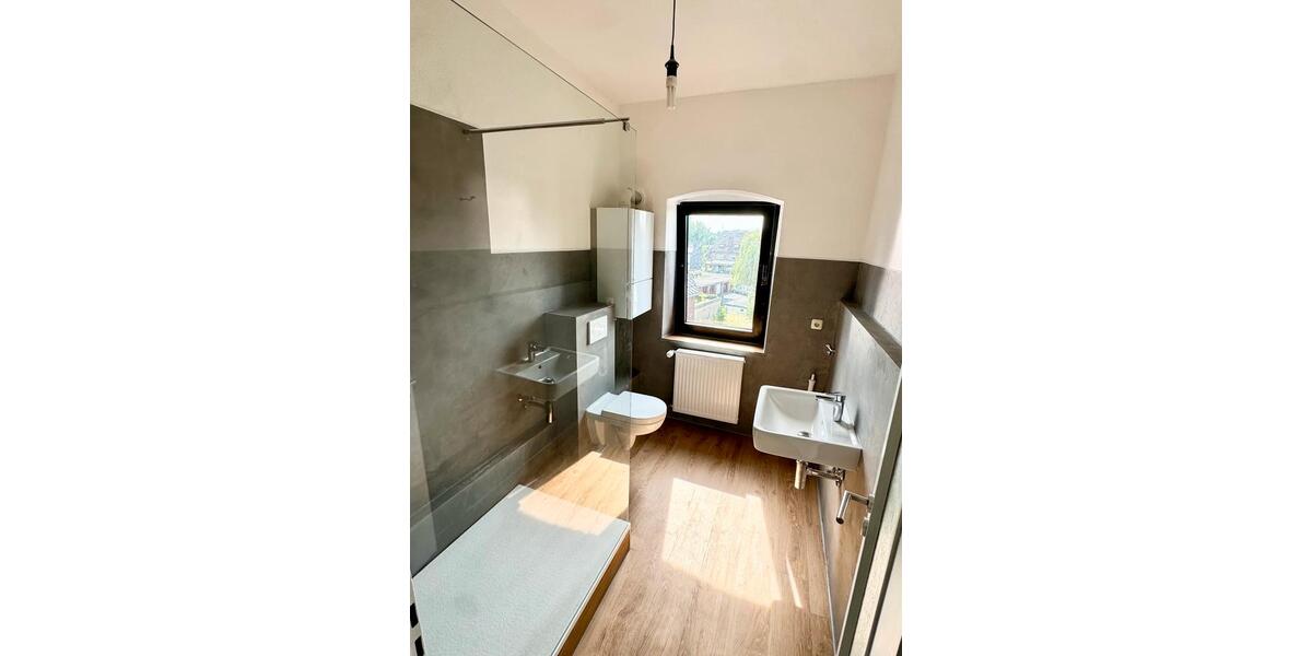 Dachgeschoßwohnung Mönchengladbach West - 2 Zimmer, 65 m&sup2;, 920&euro; | Angebot:27544606