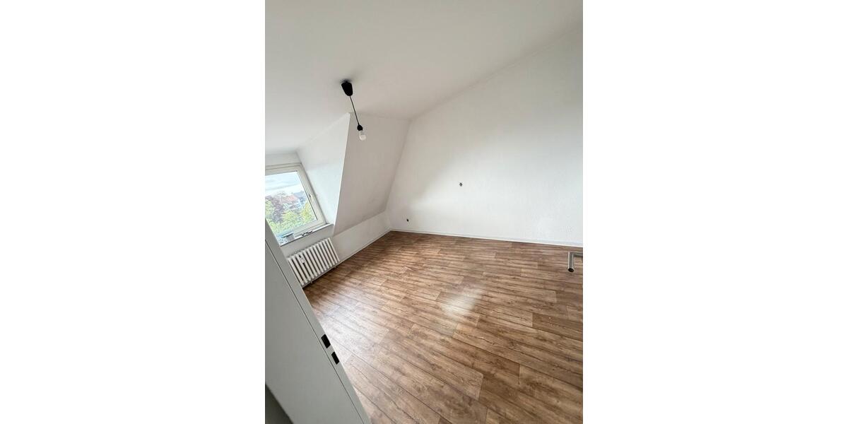 Dachgeschoßwohnung Duisburg Angerhausen - 2.5 Zimmer, 58 m&sup2;, 465&euro; | Angebot:27564629