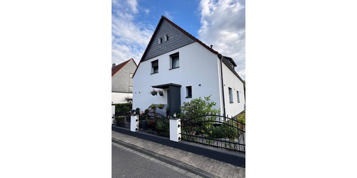 Erdgeschoßwohnung Düsseldorf Stadtbezirk 6 - 3 Zimmer, 81 m&sup2;, 1.600&euro; | Angebot:27553976