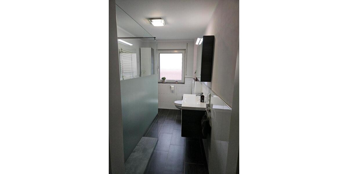 Erdgeschoßwohnung Jüchen - 3 Zimmer, 90 m&sup2;, 1.600&euro; | Angebot:27553895