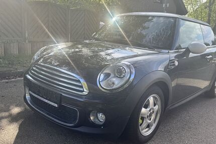 Mini Cooper D 173.980 km 6.890 &euro; Neuss 41472