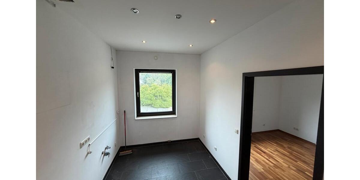 Etagenwohnung Duisburg Ruhrort - 2.5 Zimmer, 75 m&sup2;, 890&euro; | Angebot:27553888