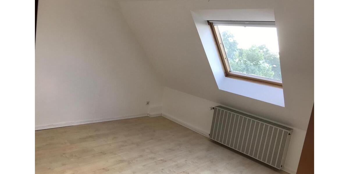 Etagenwohnung Krefeld - 3 Zimmer, 95 m&sup2;, 680&euro; | Angebot:27547826