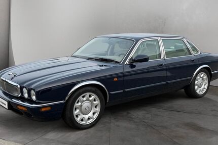 Jaguar XJ8 86.500 km 21.900 &euro; Mönchengladbach 41068