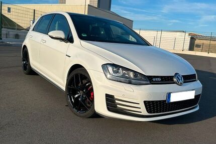 VW Golf 221.000 km 8.999 &euro; Düsseldorf 40472