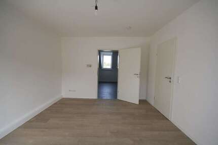 Wohnung Mönchengladbach - 3 Zimmer, 80 m&sup2;, 700&euro; | Angebot:27372260