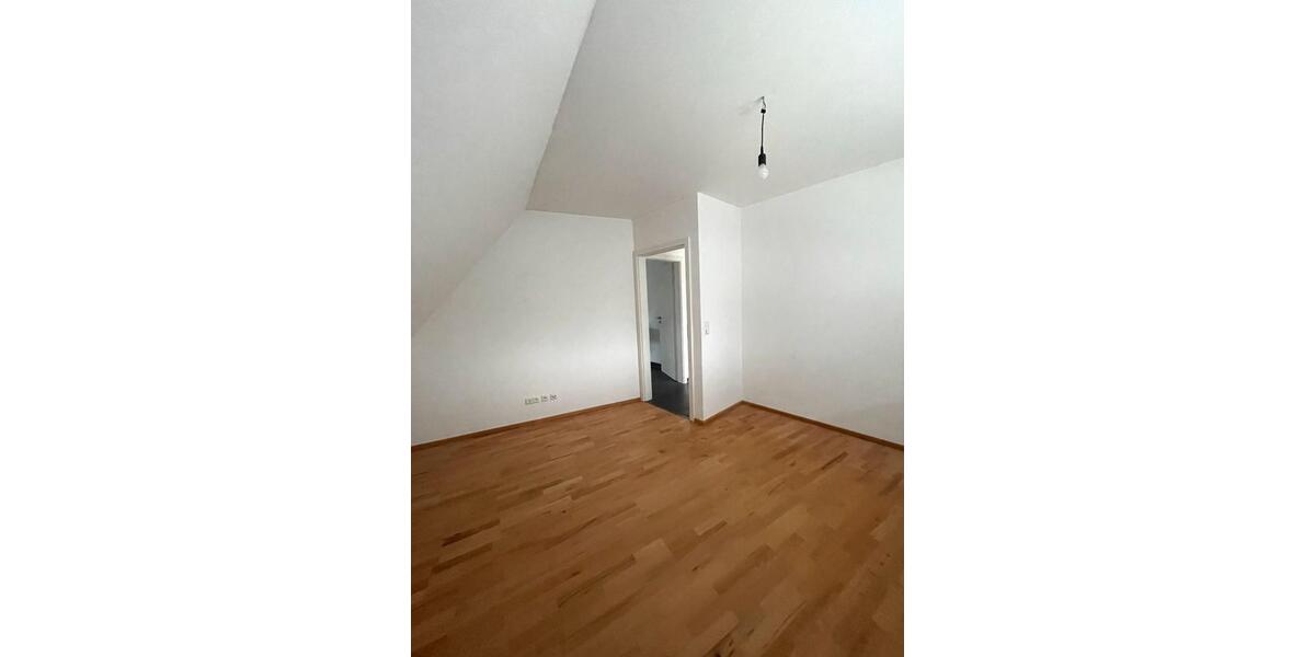 Dachgeschoßwohnung Korschenbroich - 1 Zimmer, 61 m&sup2;, 850&euro; | Angebot:27567554