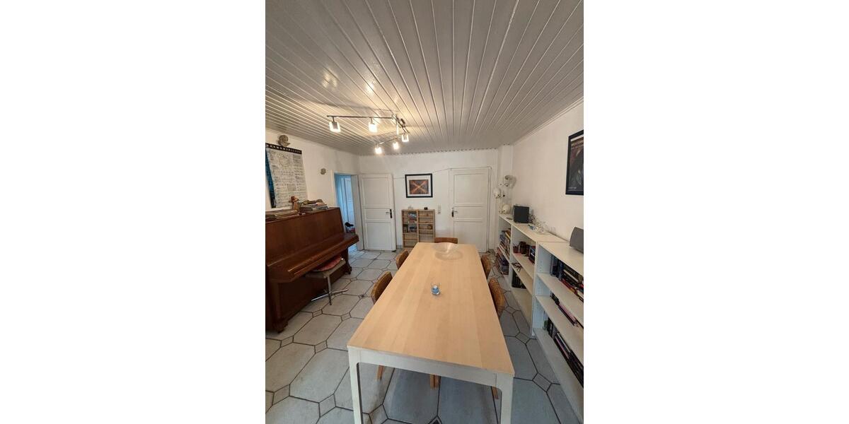 Etagenwohnung Düsseldorf Stadtbezirk 5 - 6 Zimmer, 15 m&sup2;, 800&euro; | Angebot:27544637