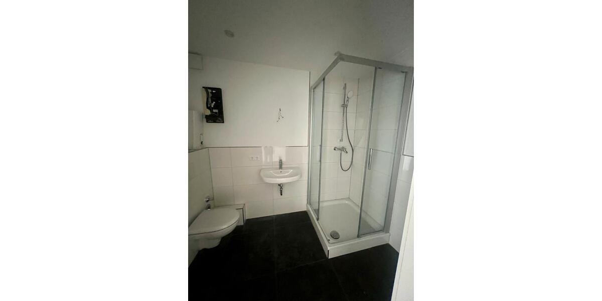 Dachgeschoßwohnung Düsseldorf Stadtbezirk 6 - 3 Zimmer, 64 m&sup2;, 900&euro; | Angebot:27550555