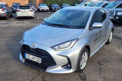 Toyota Yaris 5.000 km 22.880 &euro; Viersen 41748