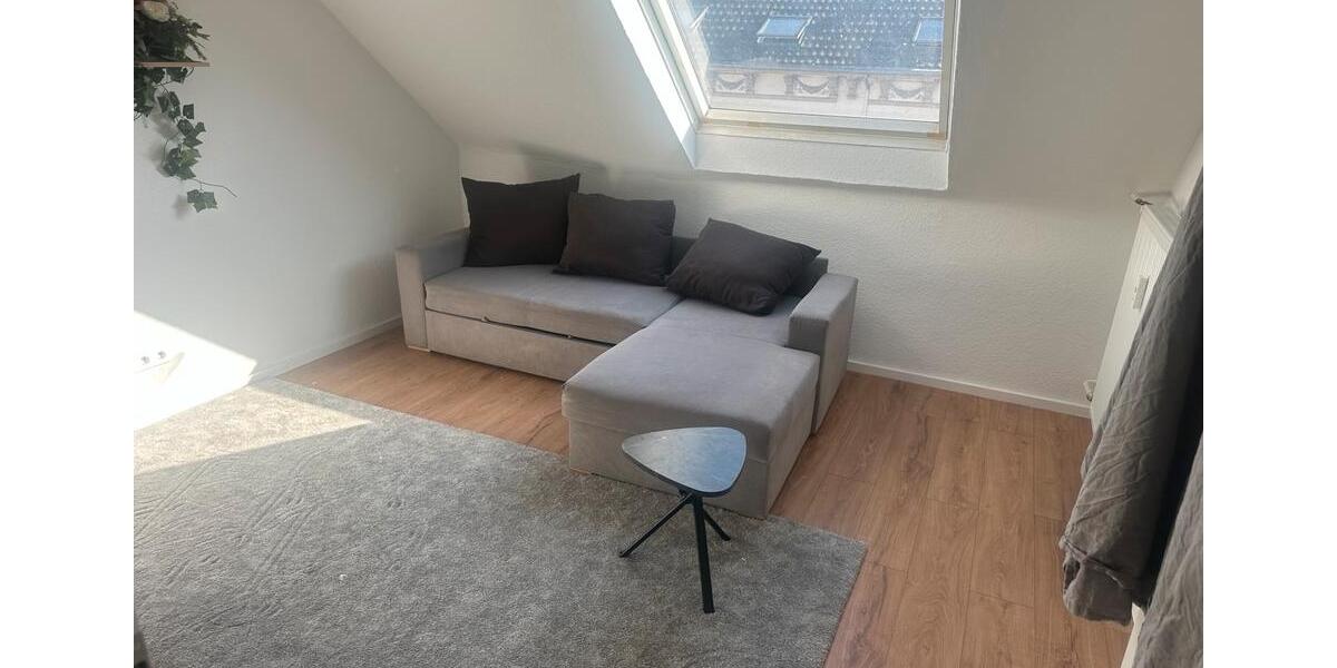 Dachgeschoßwohnung Krefeld - 2 Zimmer, 80 m&sup2;, 745&euro; | Angebot:27553891