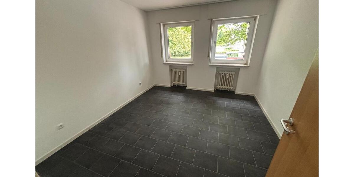 Etagenwohnung Duisburg Rheinhausen - 2 Zimmer, 71 m&sup2;, 600&euro; | Angebot:27565944
