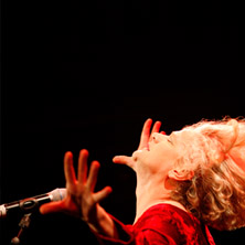 Georgette Dee singt - begleitet am Flügel von Terry Truck 27.11.2026 Savoy Theater