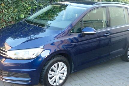 VW Touran 186.400 km 12.980 &euro; Hilden 40721